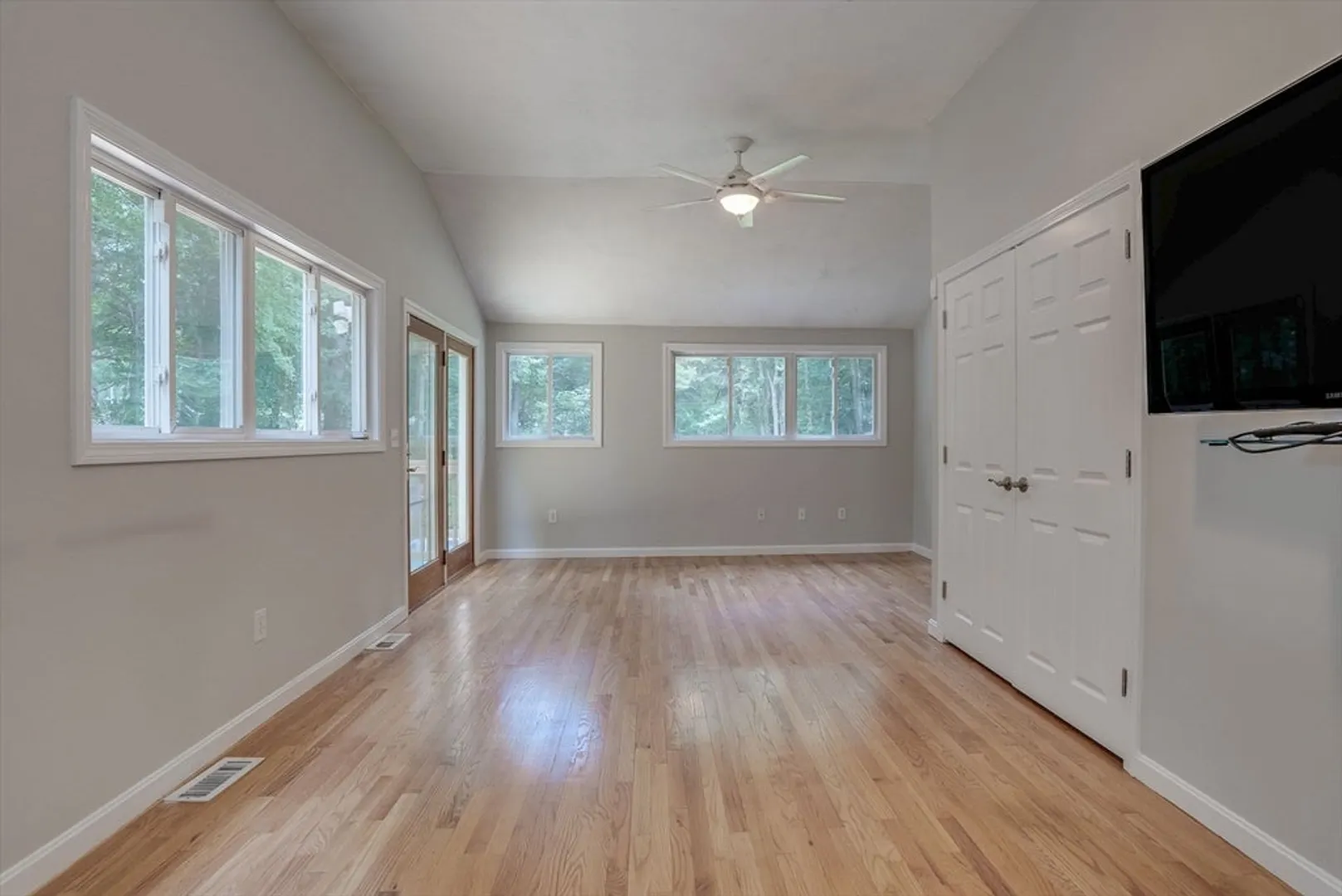 680 East Street Photo 19
