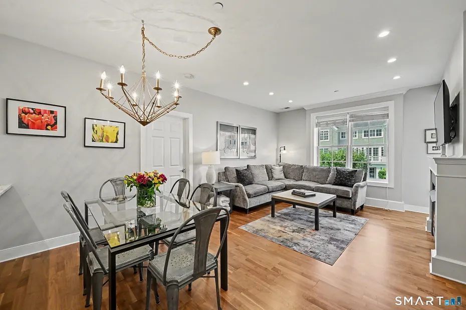 77 Havemeyer Lane  #410 Photo 6