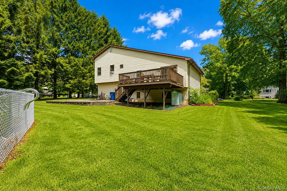 18 Hillside Road Photo 20