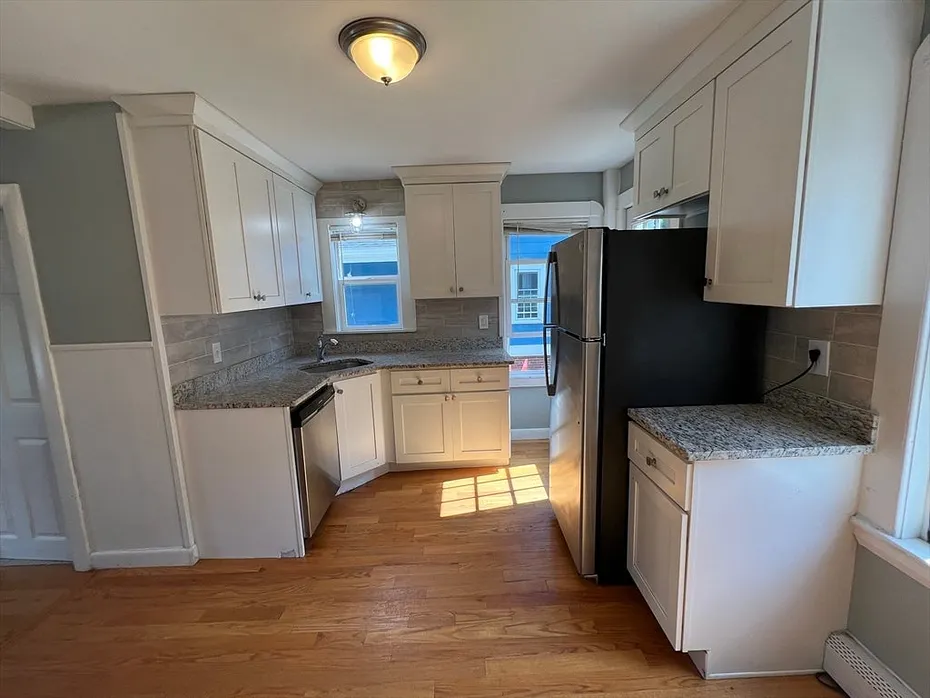 22 Murray St Photo 6