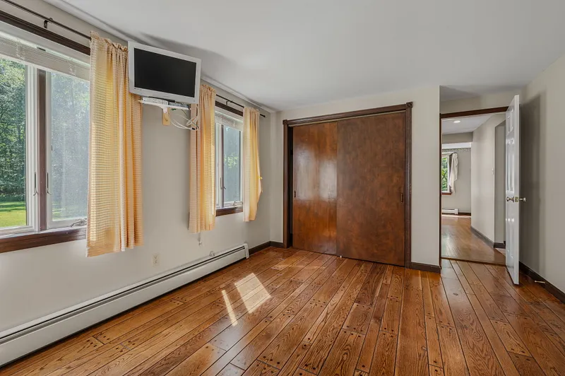 82 Sill Lane Photo 17