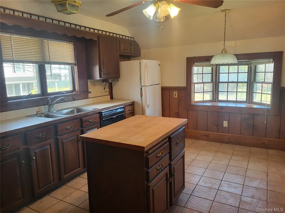 7 Hambletonian Avenue Photo 10
