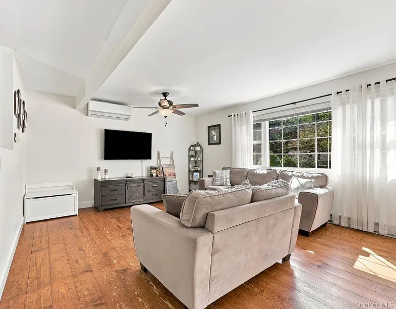 15 Countryman Lane Photo 6