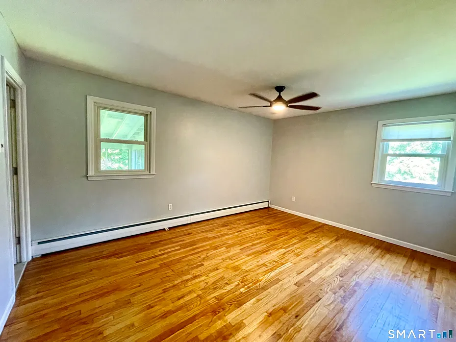35 Woodmont Road Photo 16