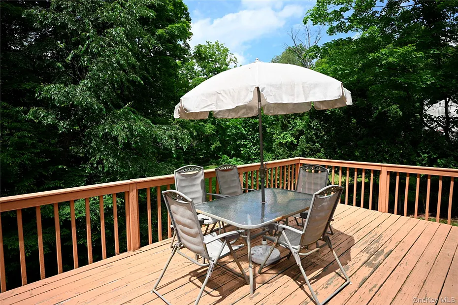 16 Greenridge Court Photo 11