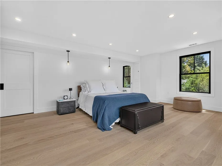 34 Lanphere Road Photo 21
