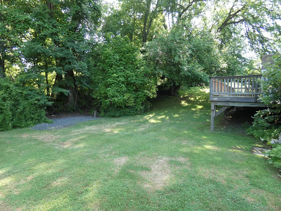28 Hilltop Drive Photo 4