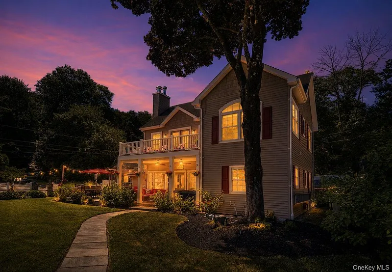 1 Colonial Drive Photo 5