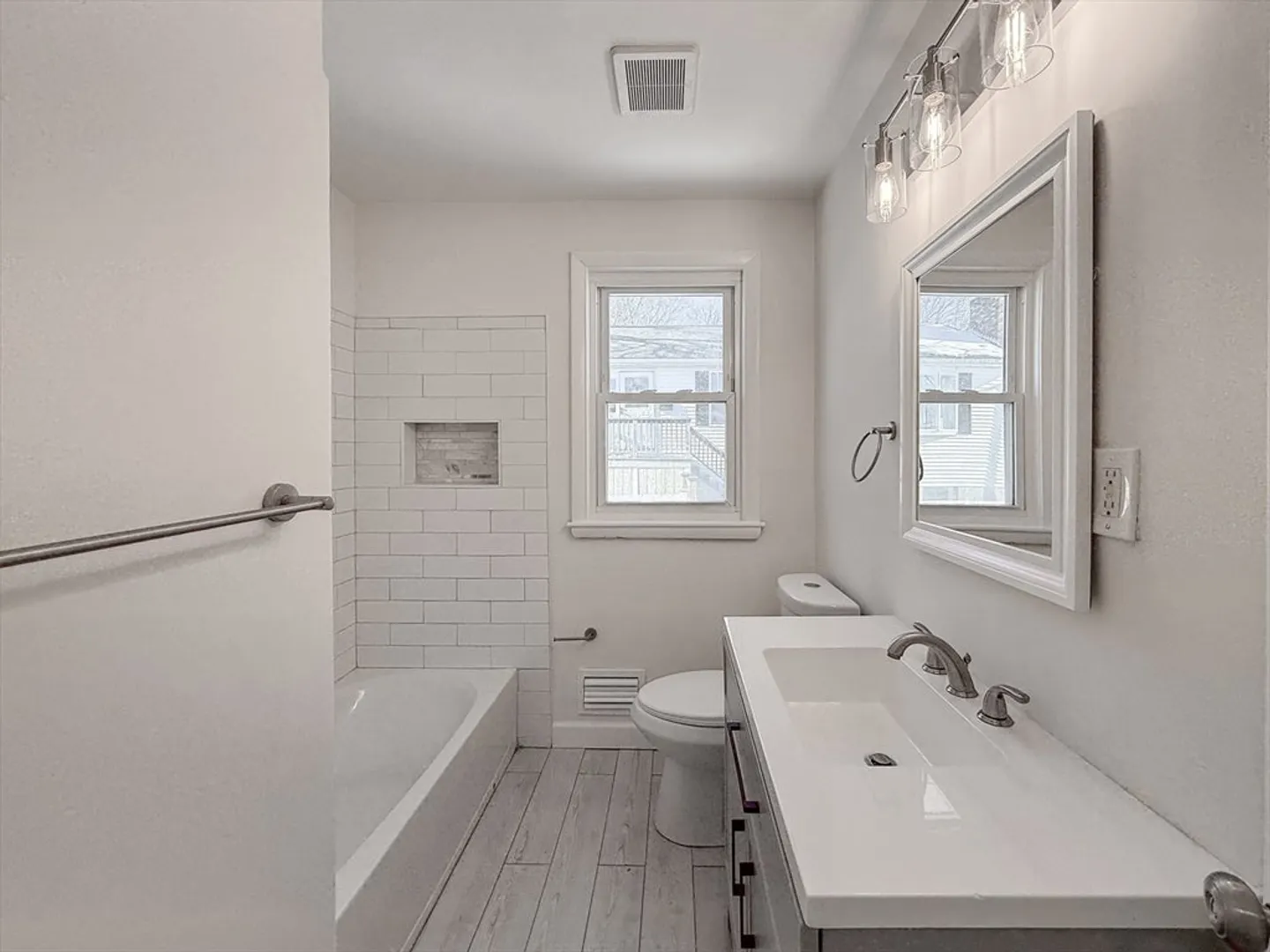 31 Millard Ave Photo 15