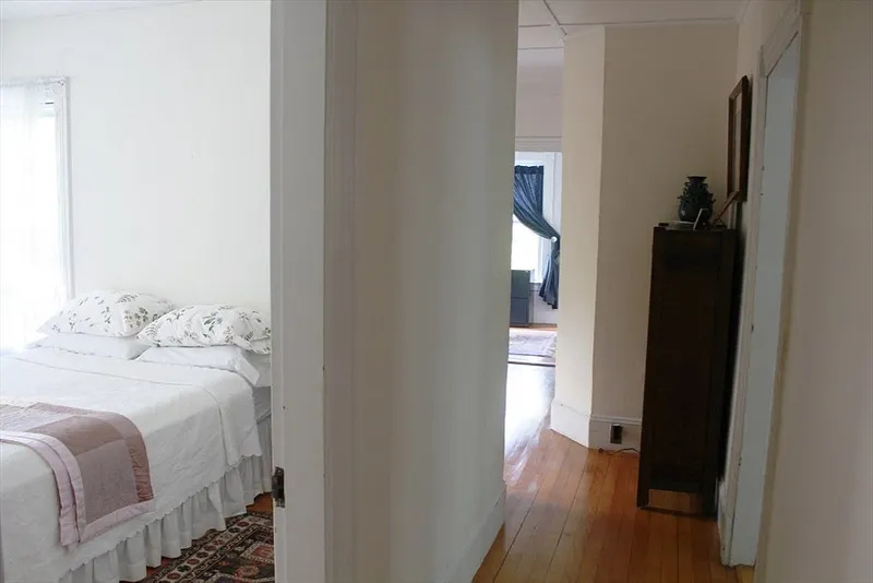 254 Lincoln Photo 27