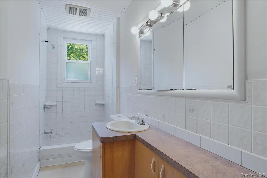 160 Washington Avenue Photo 12