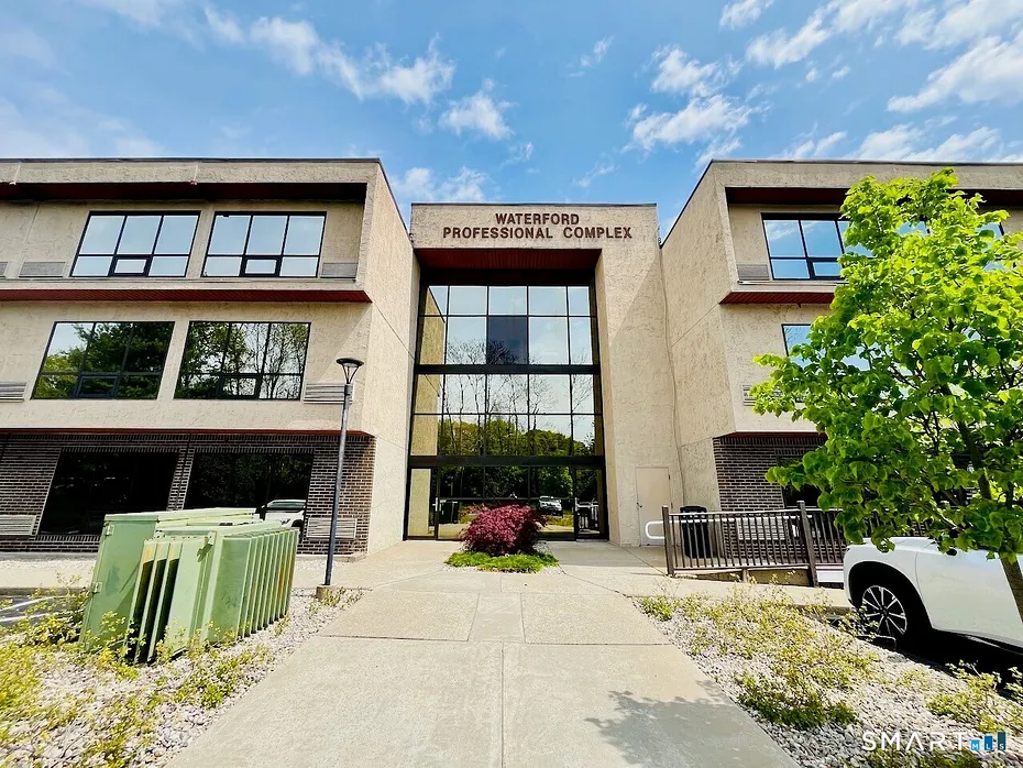 567 Vauxhall Street Extension  #SUITE 304, 305, 306 Photo 1