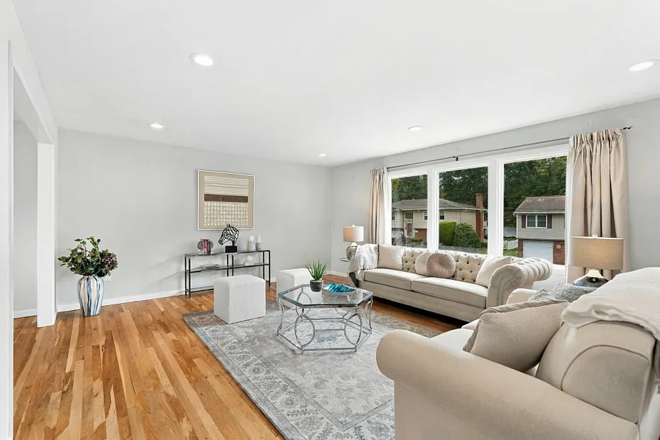 7 Frost Lane Photo 8