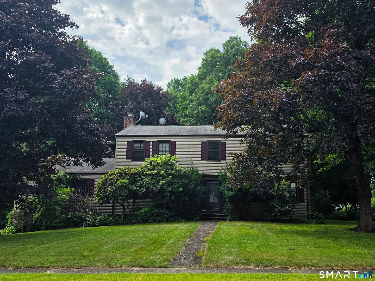 8 Squire Lane Photo 2