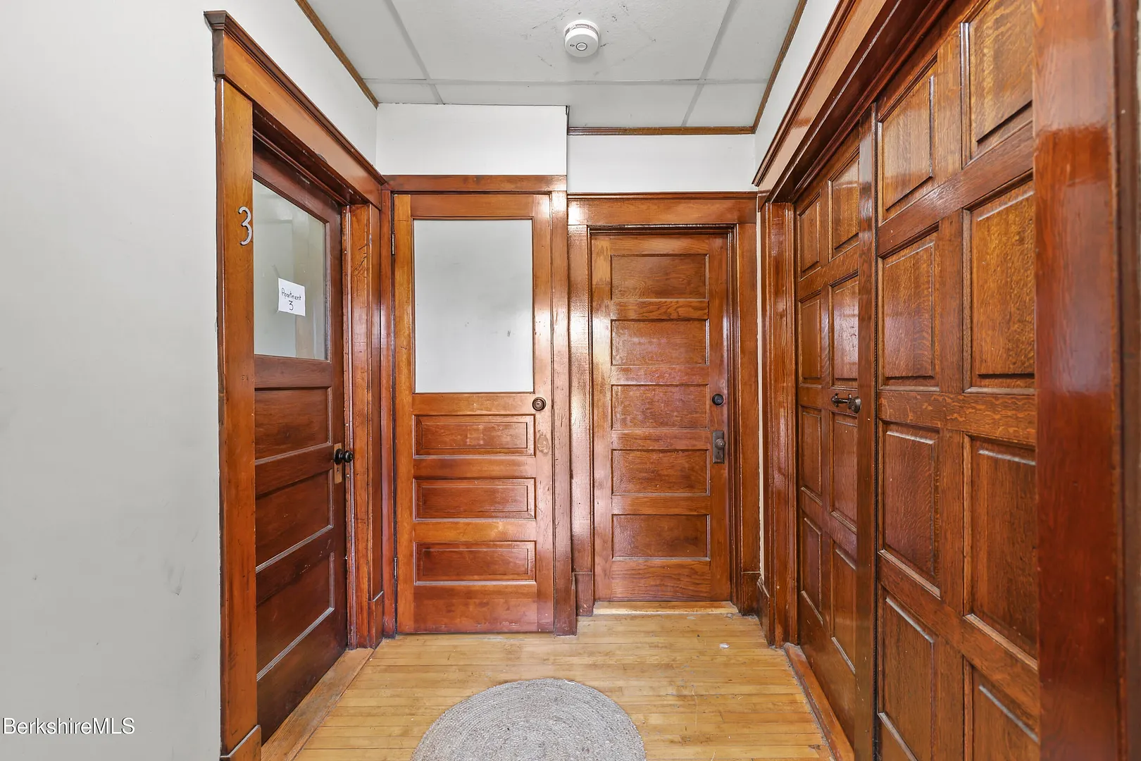 271 Tyler St Photo 5