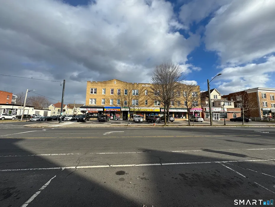 450 Franklin Avenue Photo 1