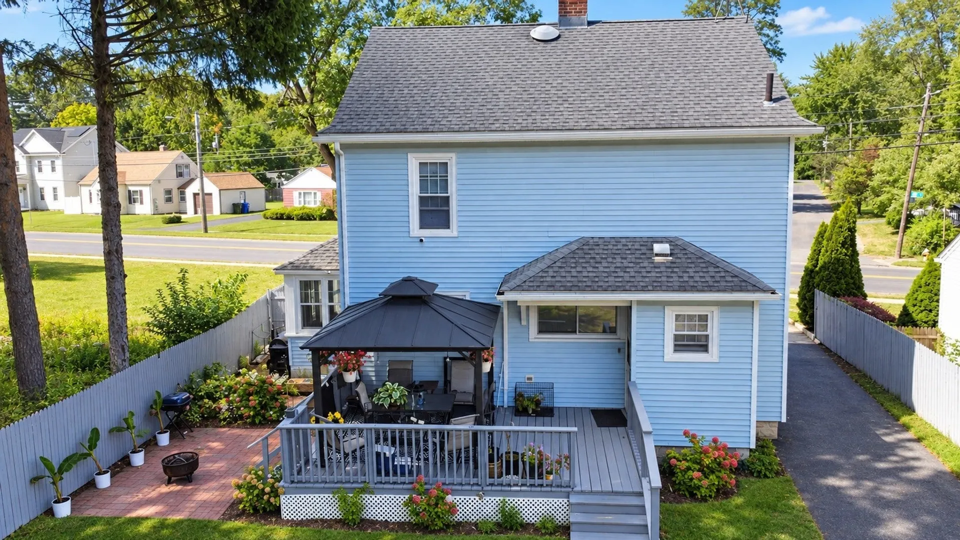 1245 Bay St Photo 30