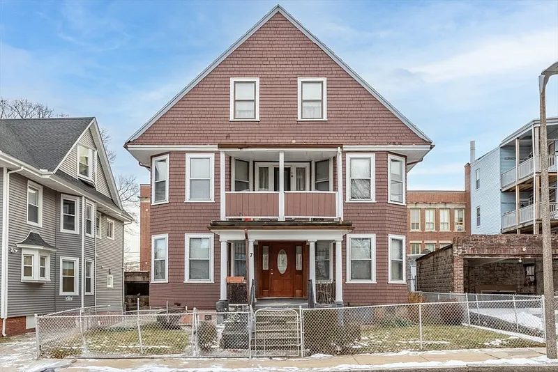 7 Brenton St Photo 1