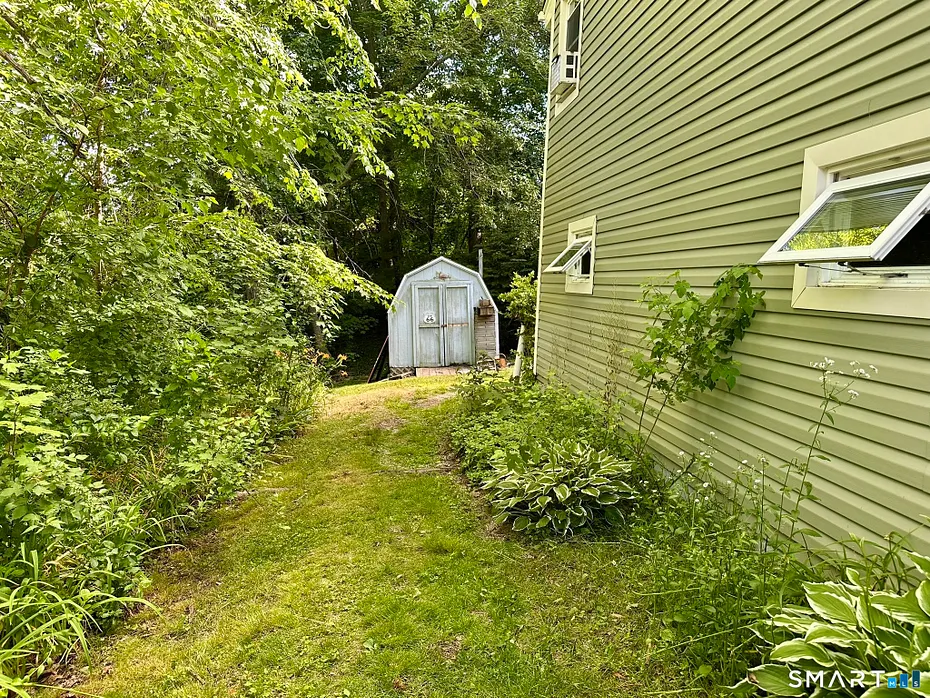 670 Benham Street Photo 28
