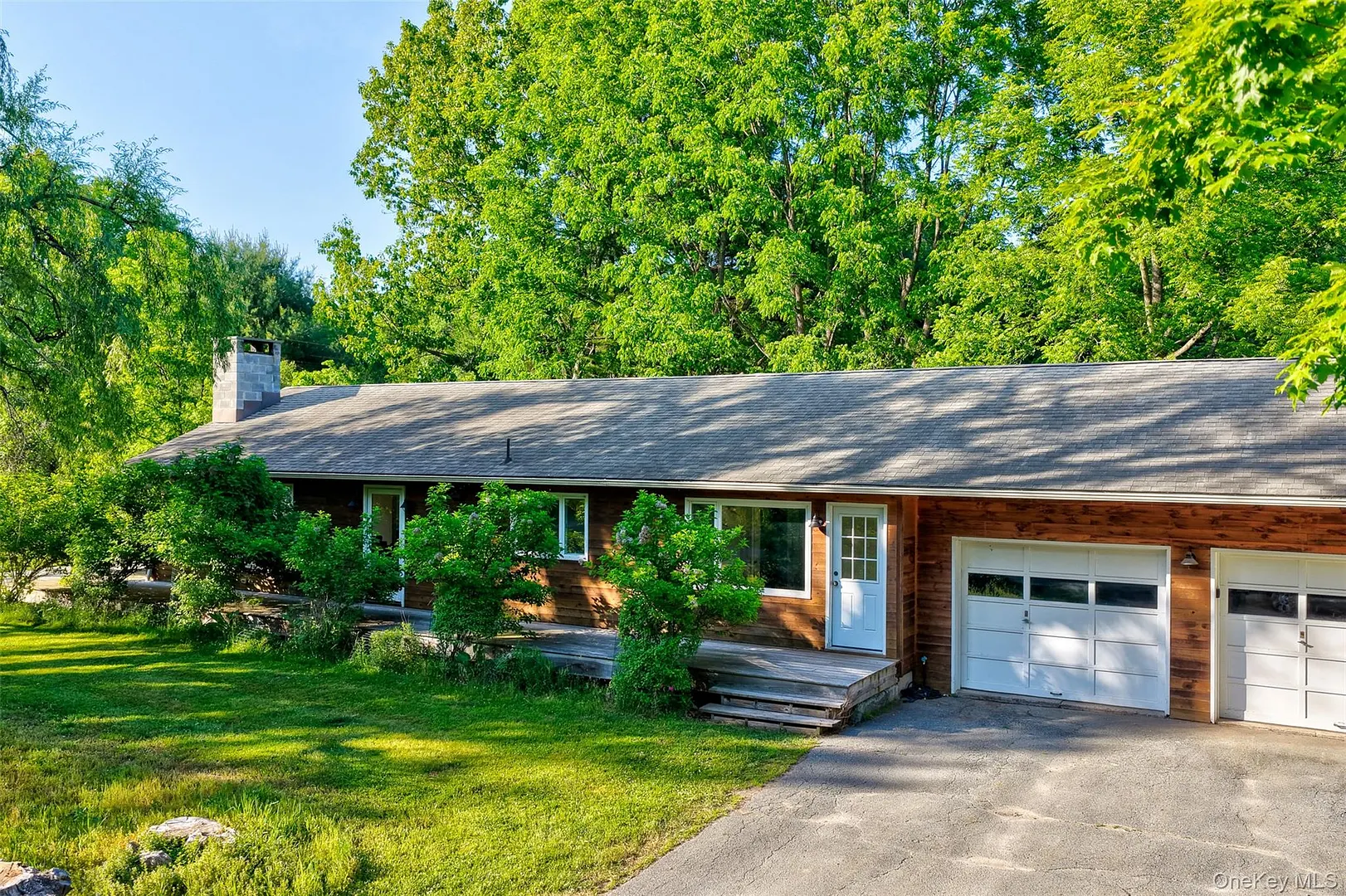 399 Delaware Drive Photo 2