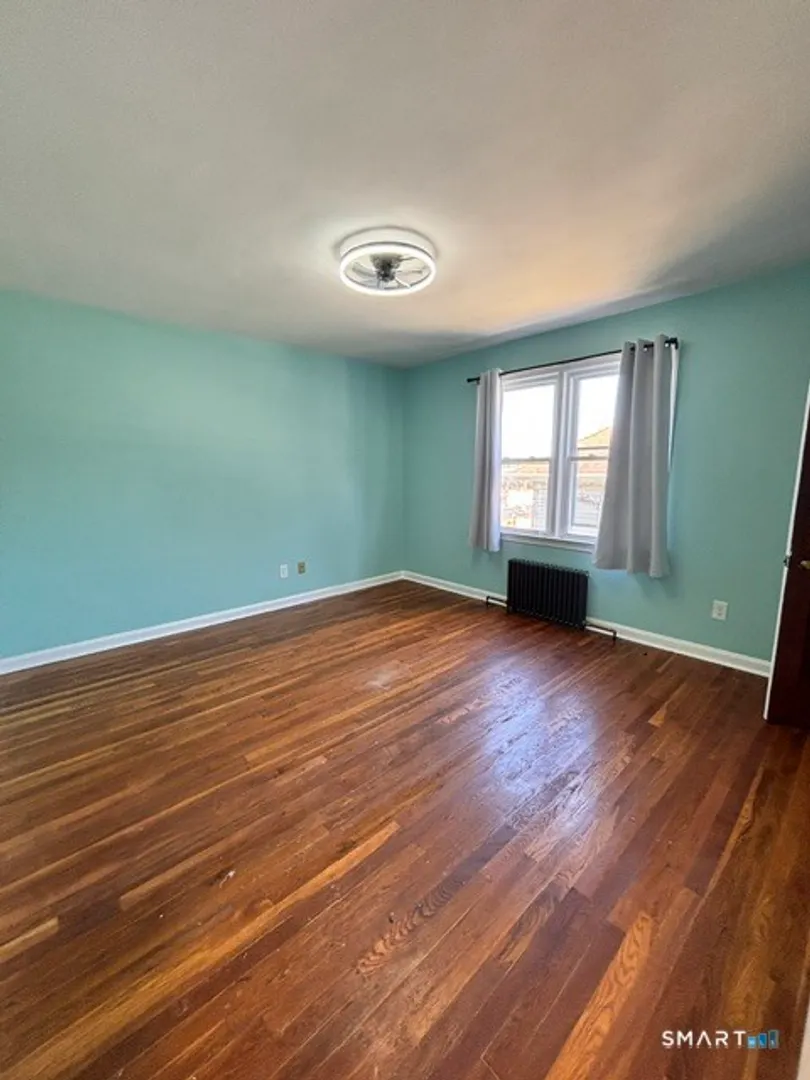 26 Cumley Street Photo 9