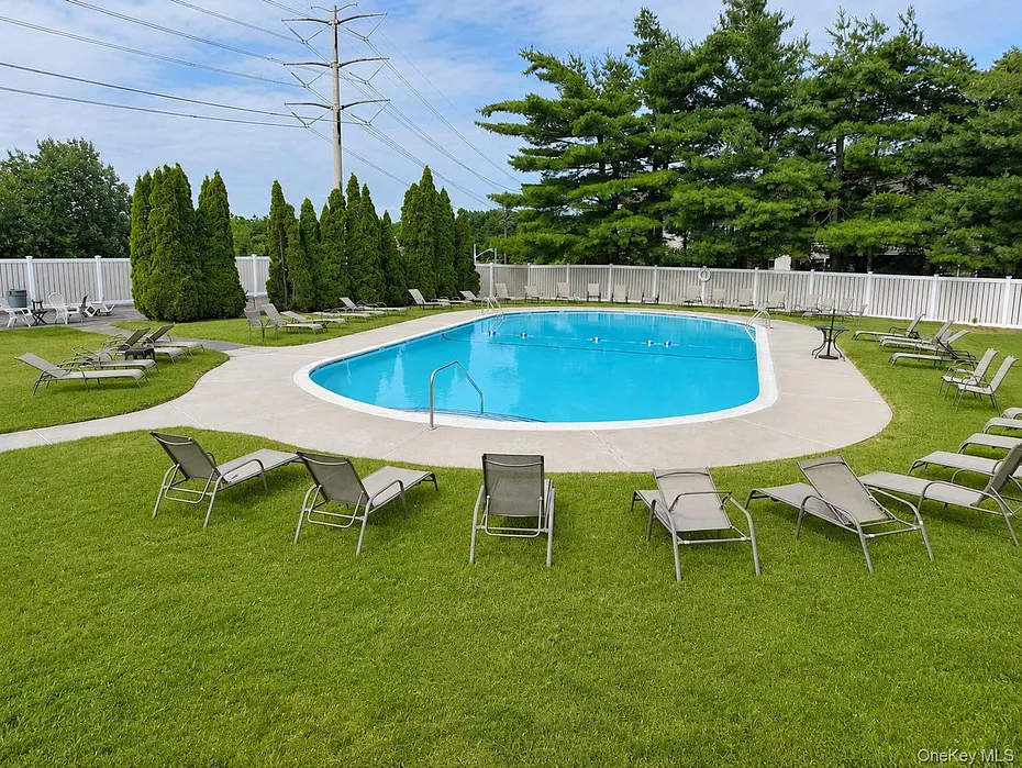95 Country Club Lane Photo 41