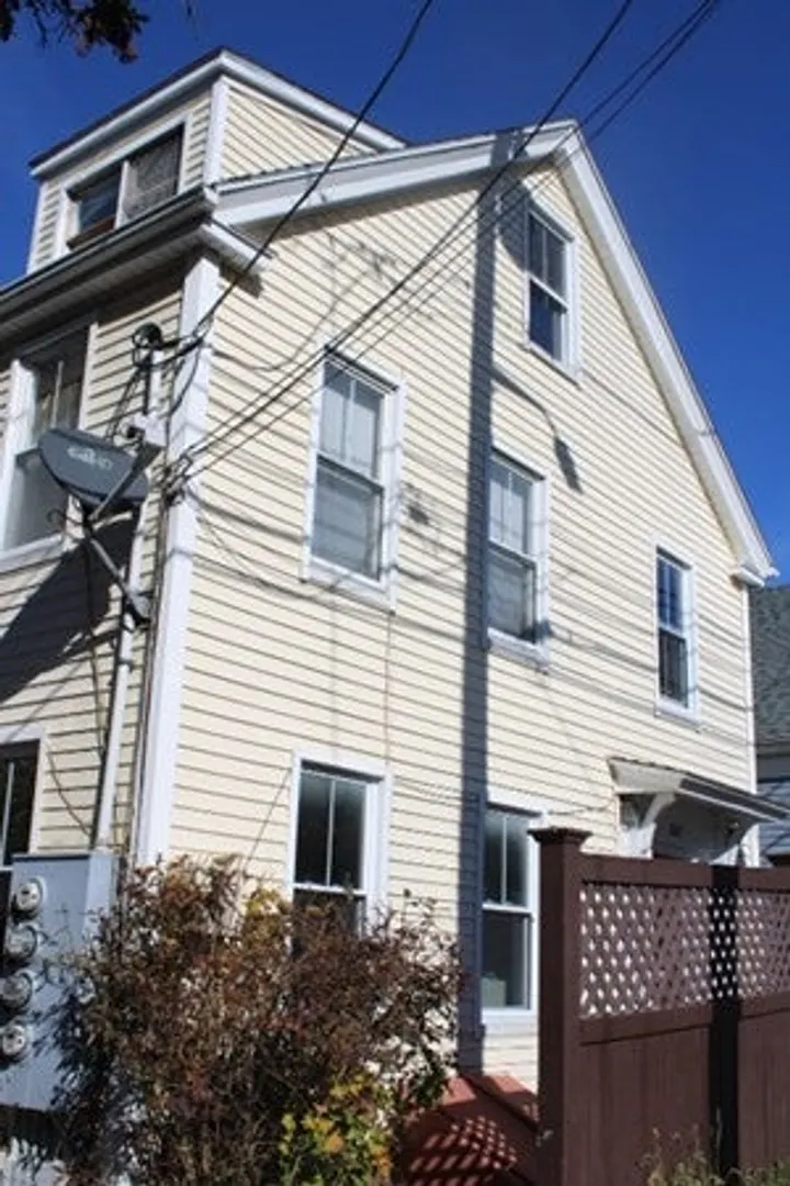 1060-1062 Washington St  #3 Photo 1