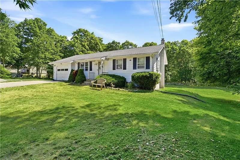 42 Charles Avenue Photo 2