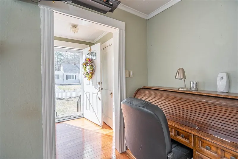 57 Ash Street Photo 16