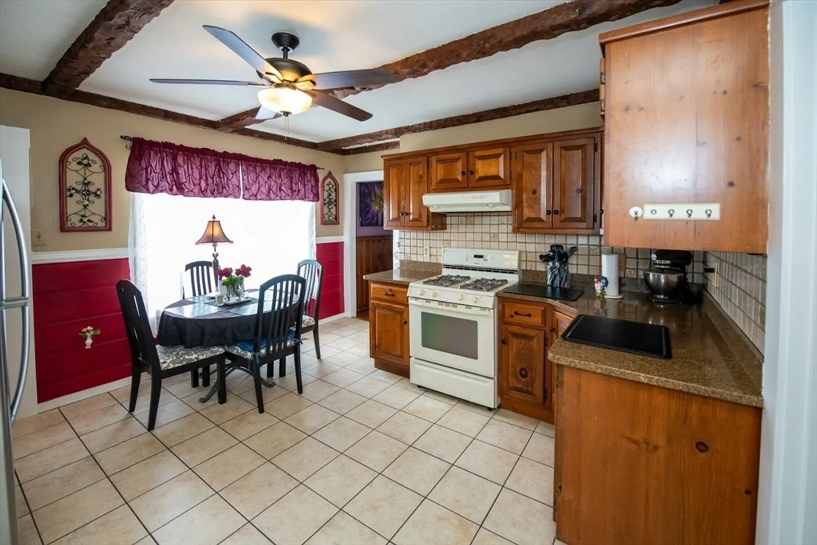 250 Lowell Street Photo 6