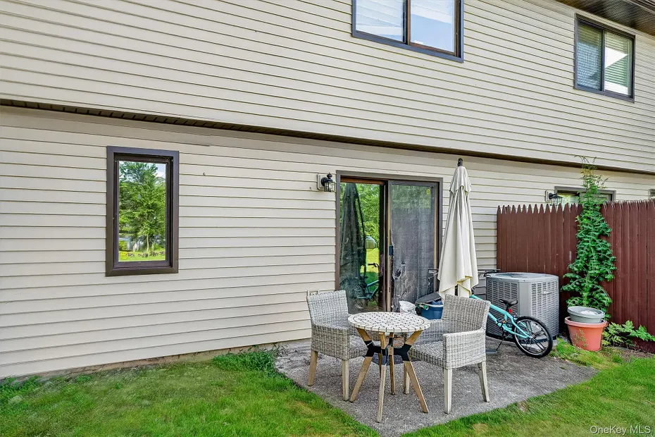 154 Eagleton Drive Photo 14