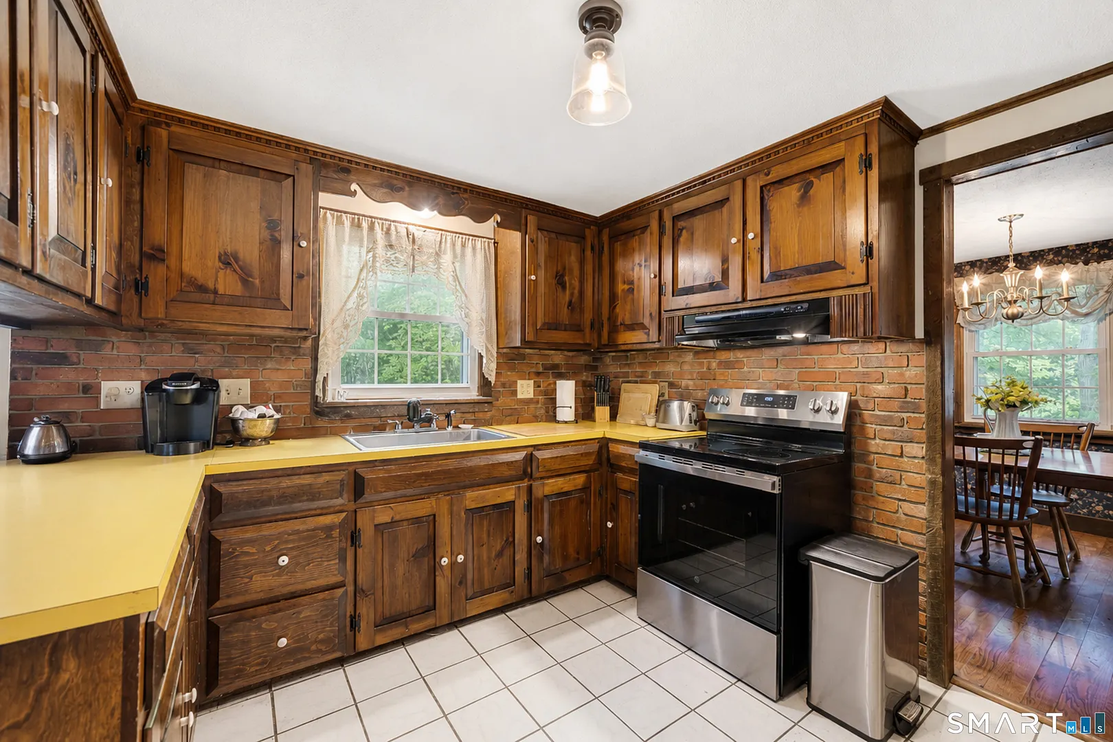 Suffield Single Family Photo 21