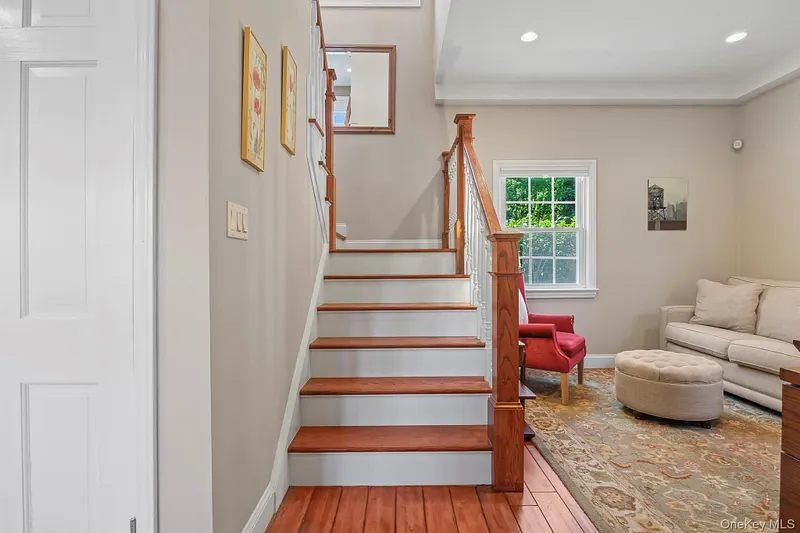 1 Colonial Drive Photo 21