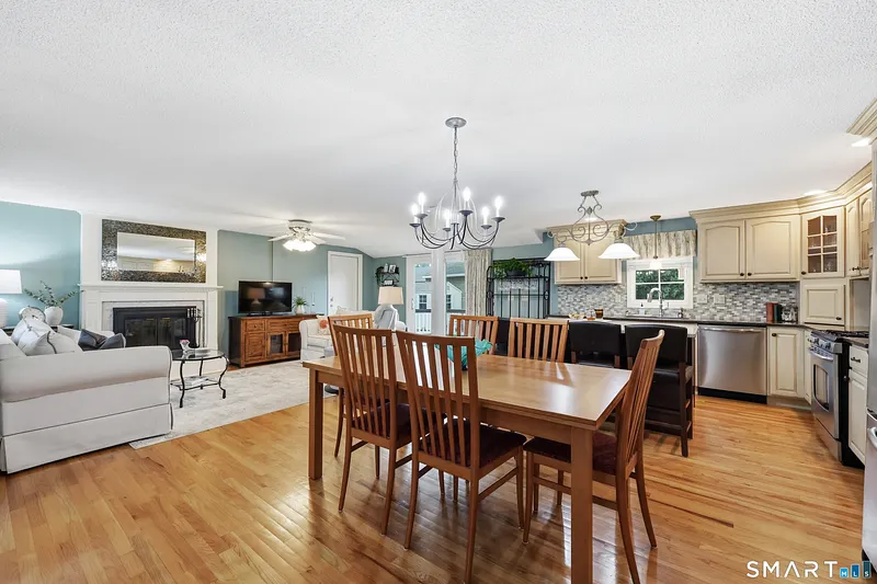 142 Nicholson Street Photo 5