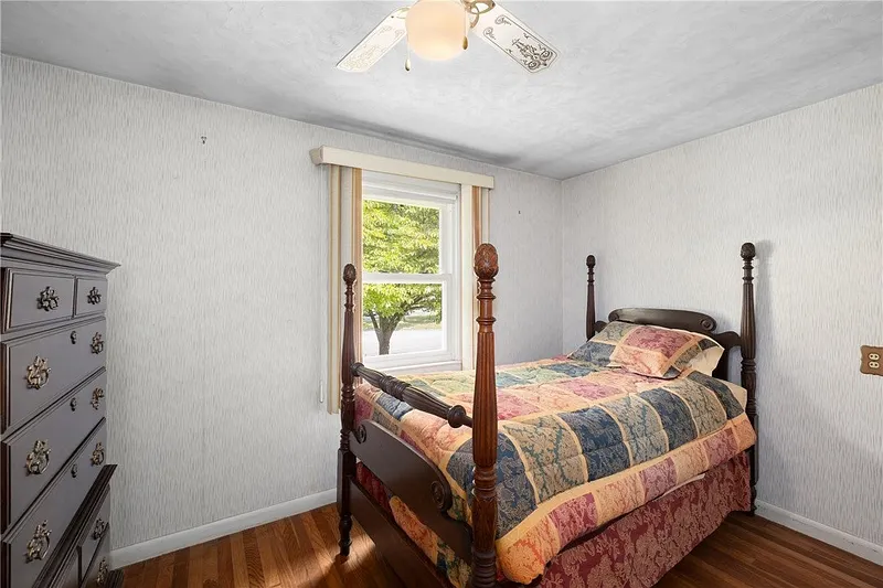 108 Longfellow Drive Photo 17