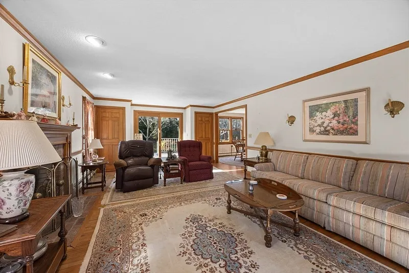 42 Marshview Circle Photo 12