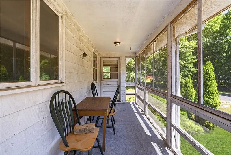 42 Charles Avenue Photo 18