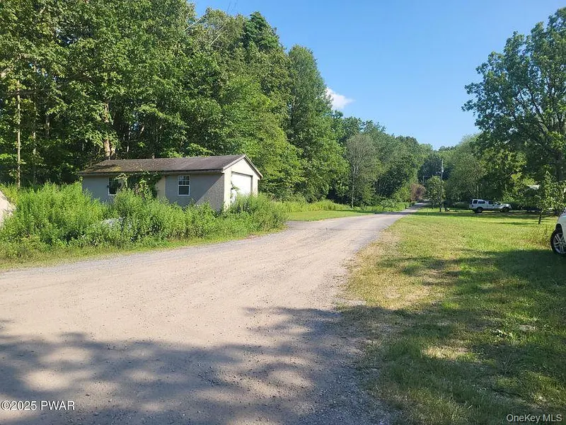 592 Mount Bethel Highway Photo 8