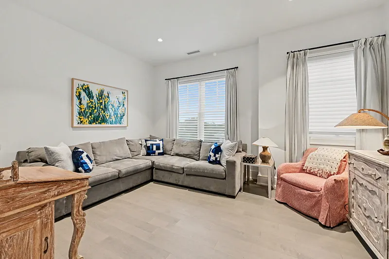 740 Davenport Avenue  #1 Photo 31