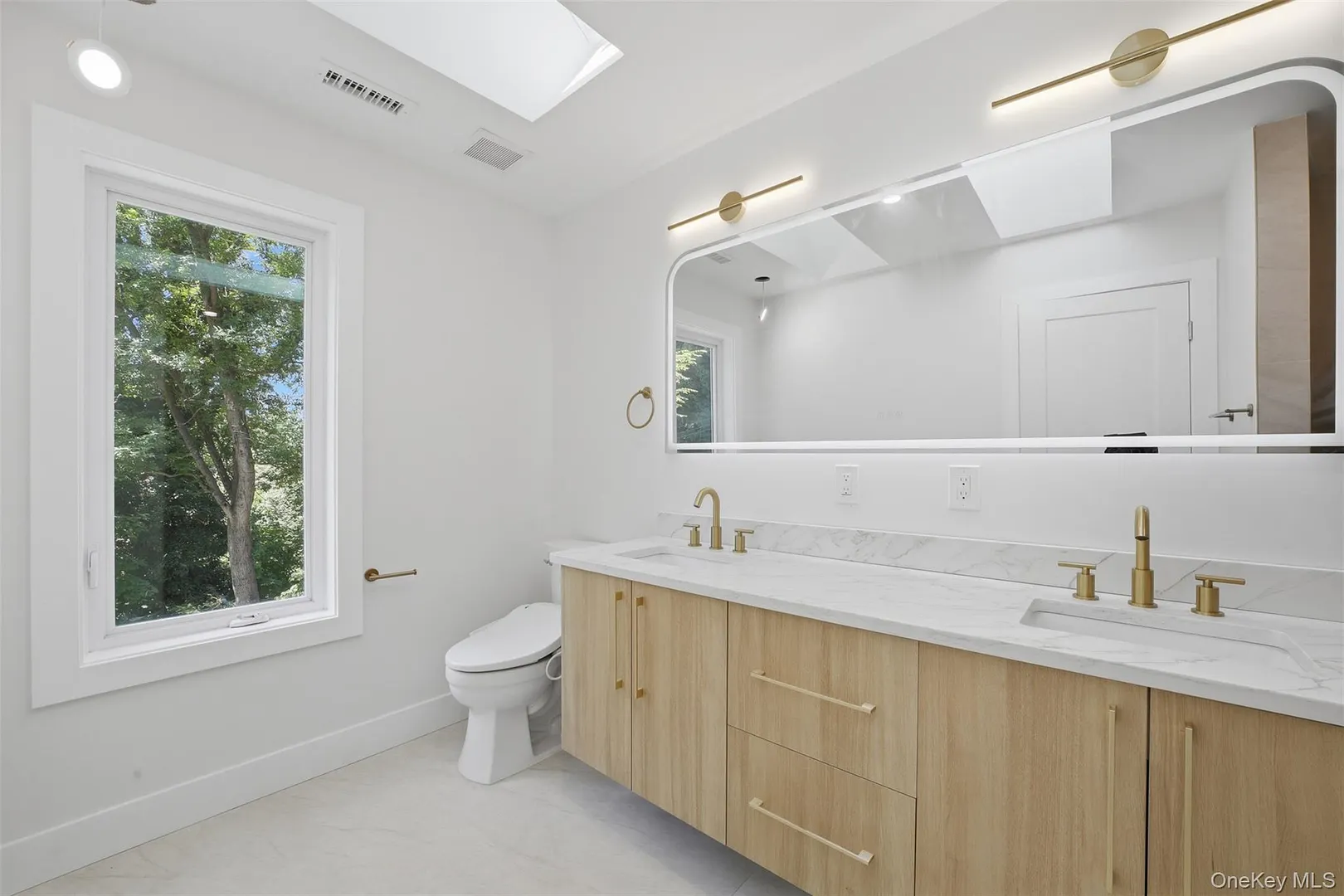 42 Euclid Avenue Photo 16