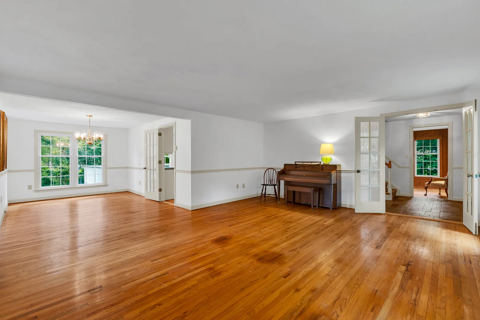 12 Wychwood Road Photo 2