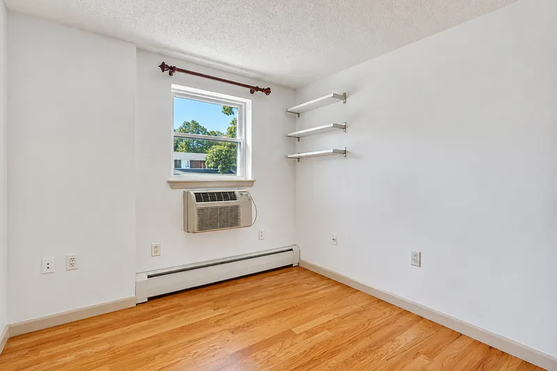 184 Pequot Avenue  #305 Photo 15
