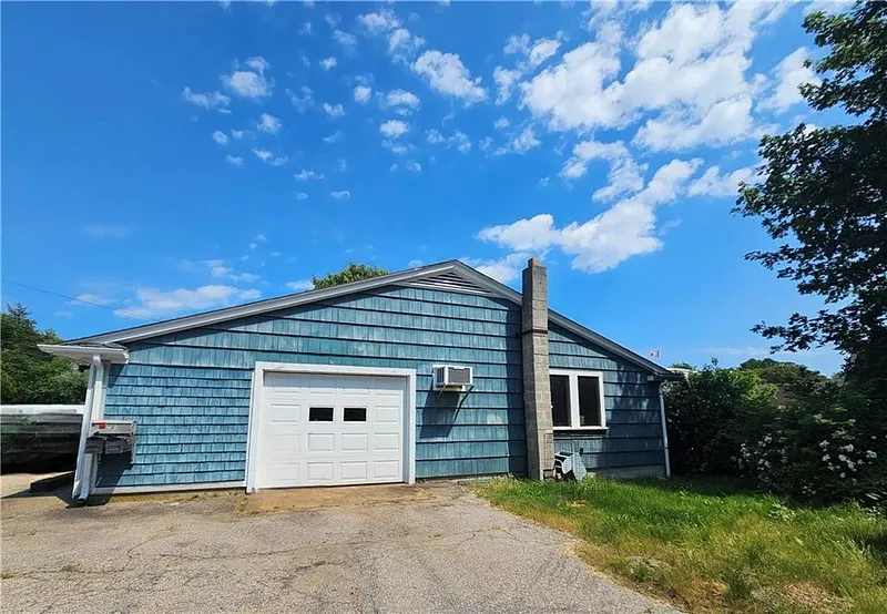 2196 Post Road Photo 1