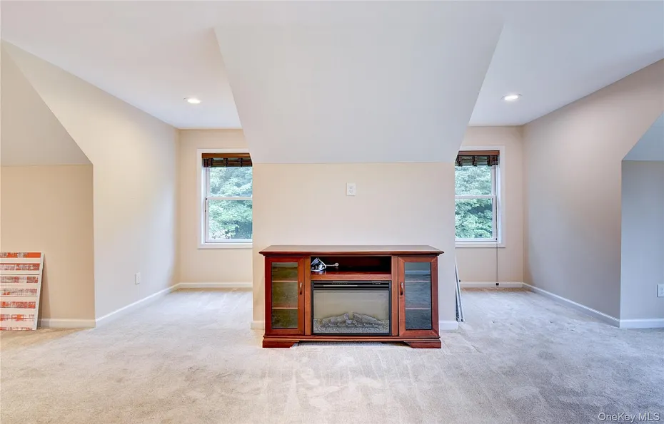 28 Hickory Lane Photo 38