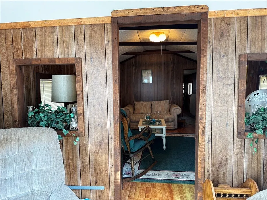 16 East Andrew Comstock Avenue Photo 6