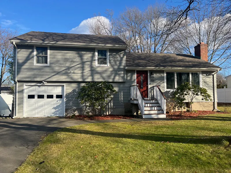 120 Barton Drive Photo 1