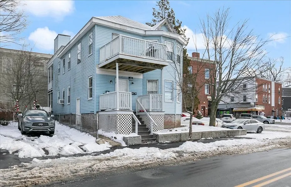 3 Cedar St Photo 4