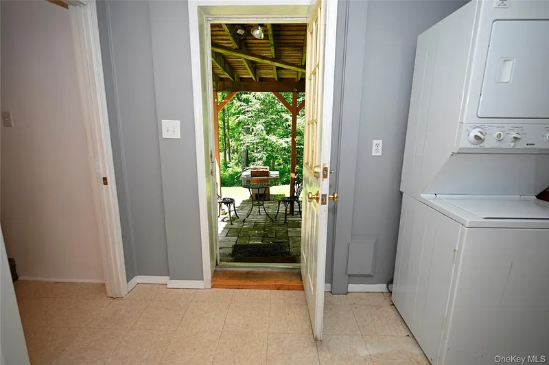 16 Greenridge Court Photo 25