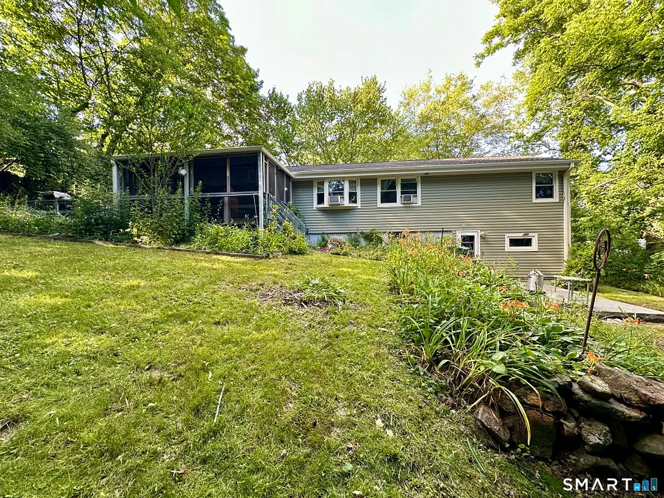 670 Benham Street Photo 24
