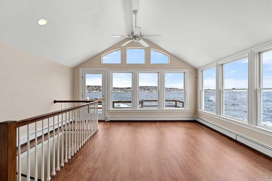 52 Bearskin Neck Photo 11